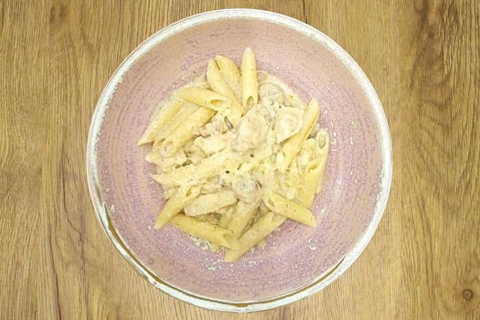 Пенне с филе цыпленка и миксом грибов
