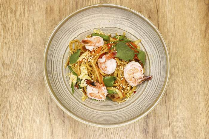 С креветкой ( лапша яичная,микс овощей)