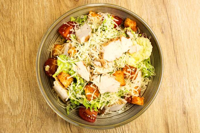 Цезарь с курицей