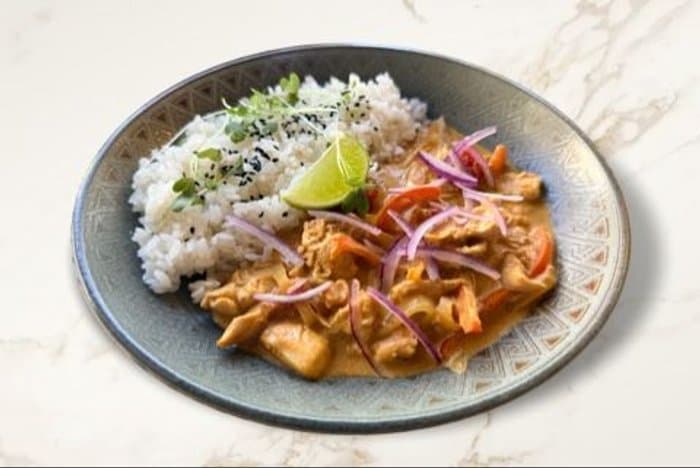 Бенгальская курочка карри с рисом